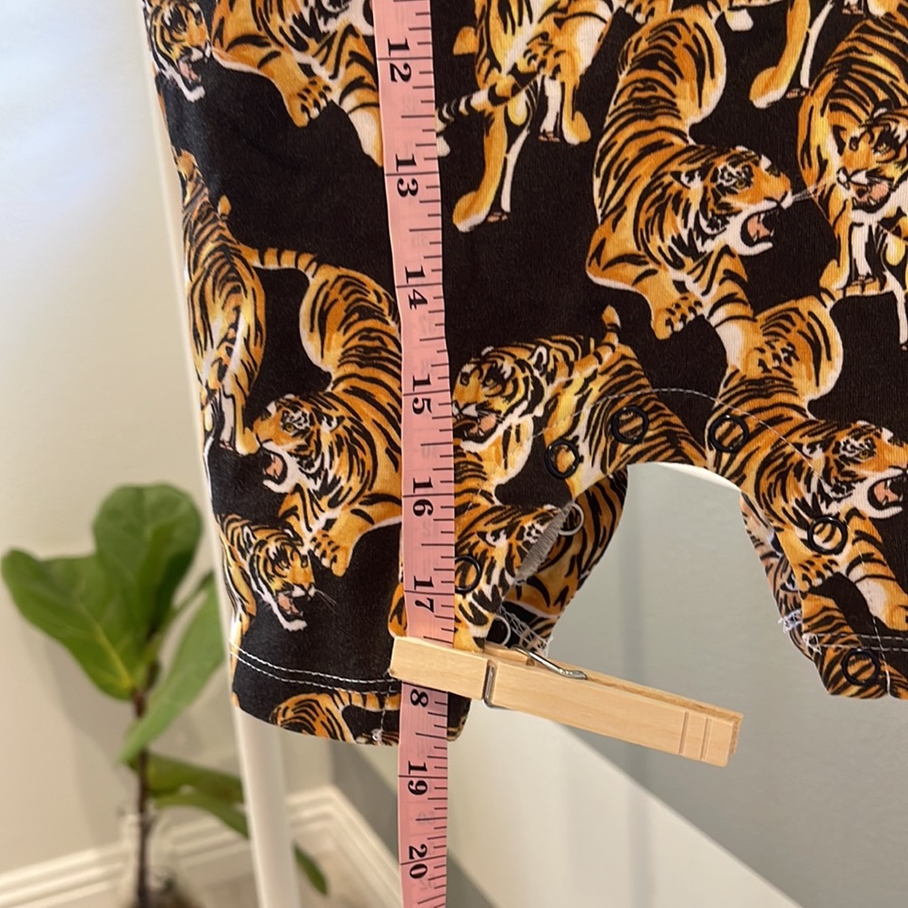 PHOENIX AND THE FOX sz 1 Organic Cotton baby romper unisex girl boy Tiger print - Picture 12 of 12